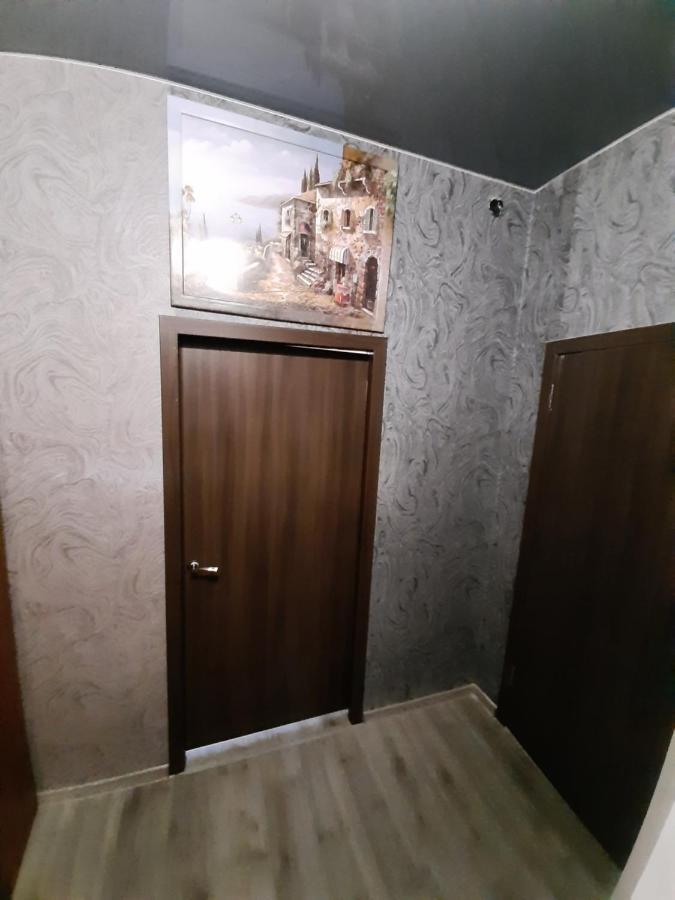 Apartment 2 Bed Rooms Near Aristokrat Zaporizhia エクステリア 写真