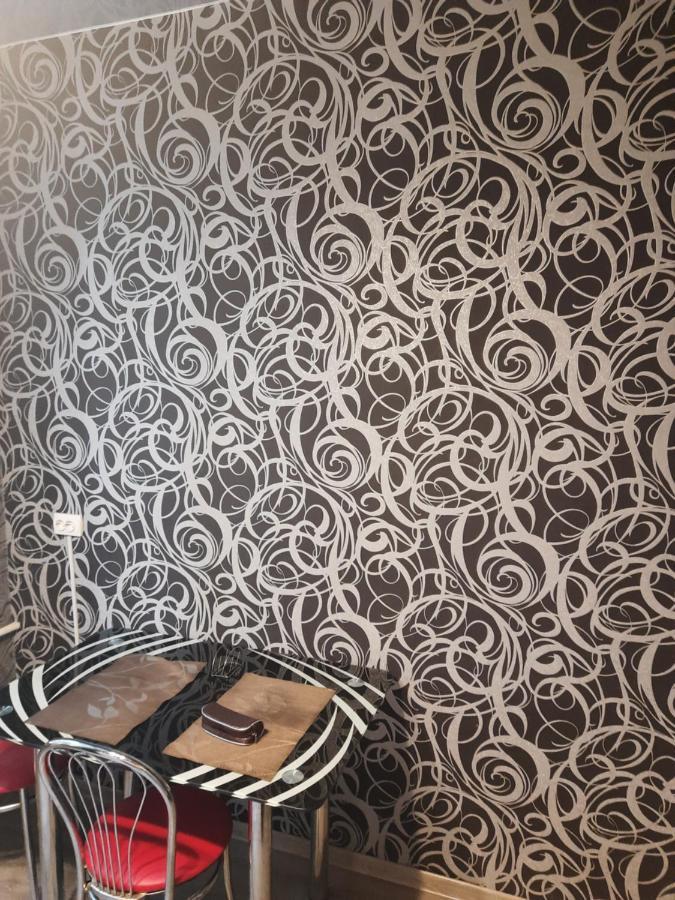 Apartment 2 Bed Rooms Near Aristokrat Zaporizhia エクステリア 写真