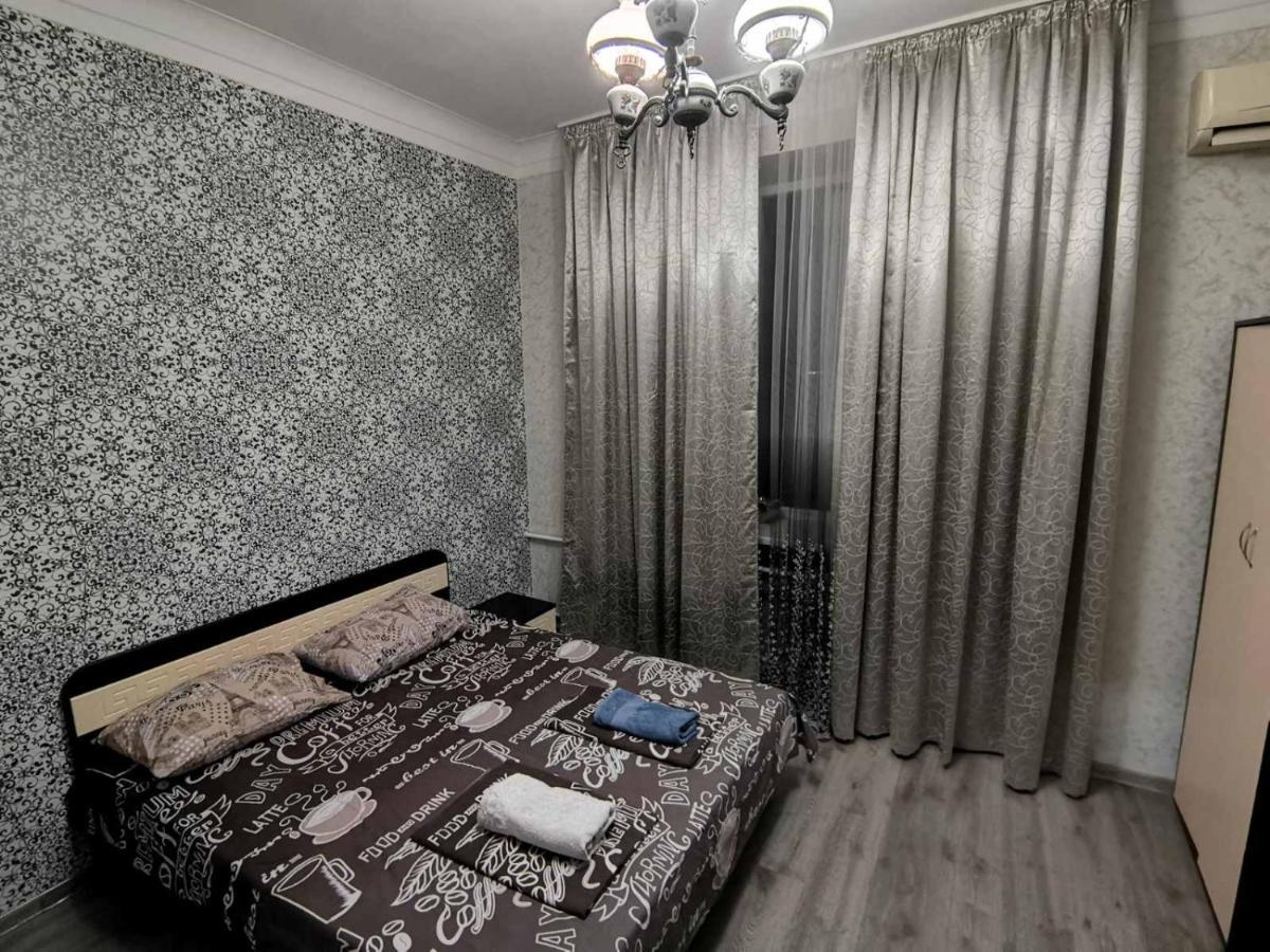 Apartment 2 Bed Rooms Near Aristokrat Zaporizhia エクステリア 写真